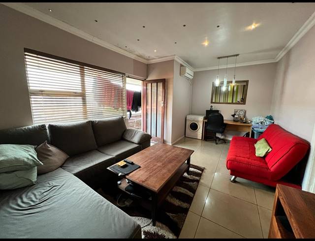 2 BEDROOM APARTMENT TO LET IN RICHMOND ESTATE